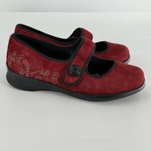 Aetrex Suede Embroidered Mary Janes 8